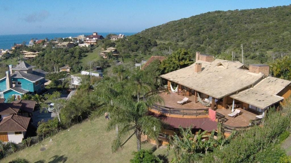 Vista da Luxury Suites Vila Indonésia na Praia da Vigia