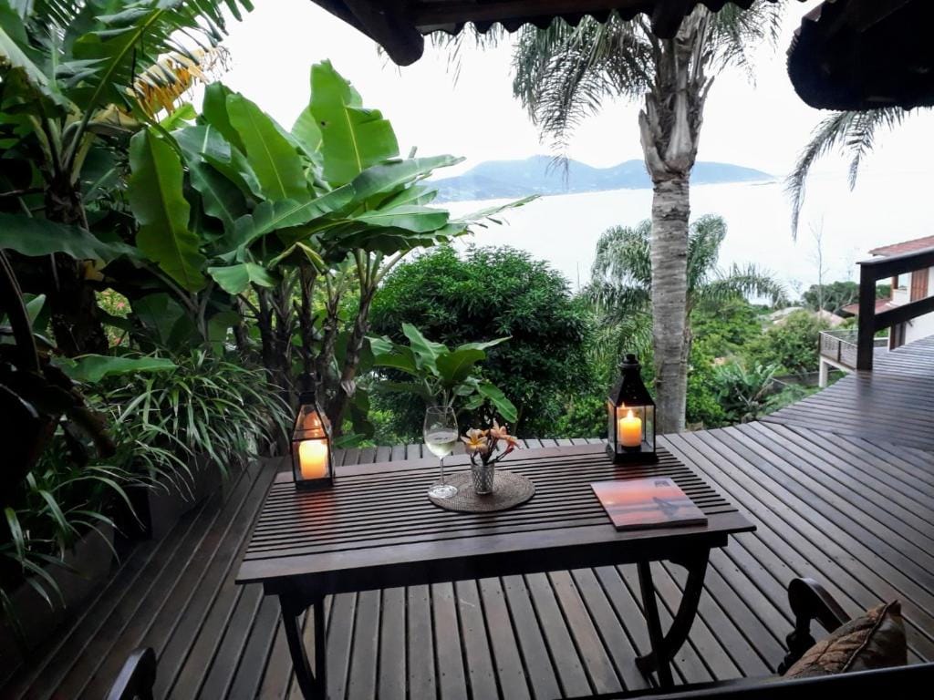Suíte com varanda e vista para o mar em Garopaba