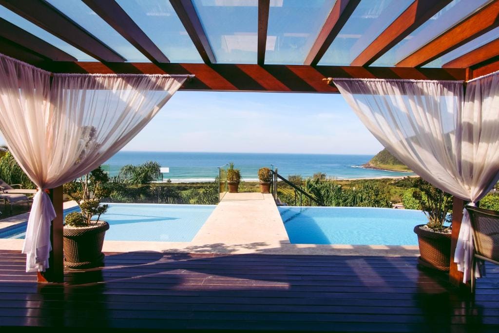 Vista da hospedagem na Praia da Silveira