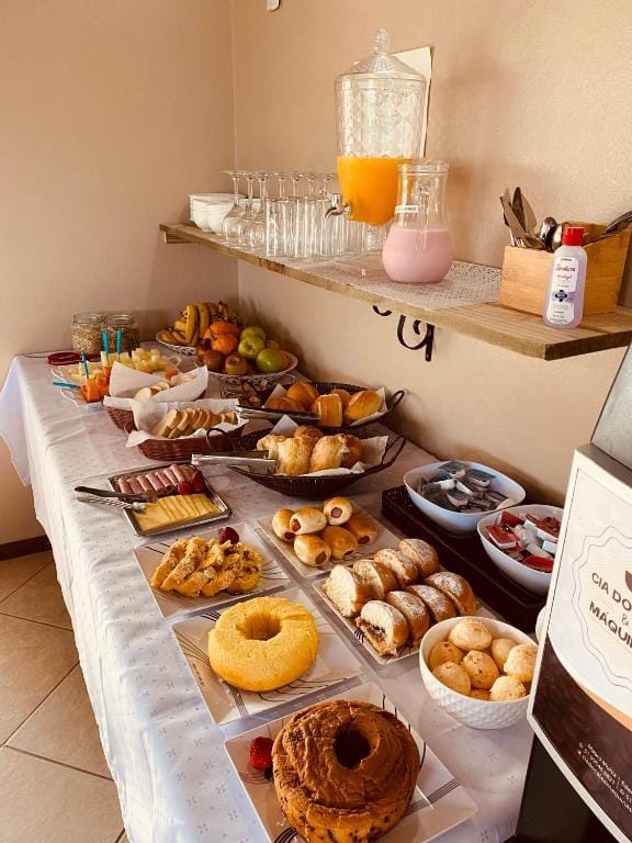 Café naa pousada próxima à praia