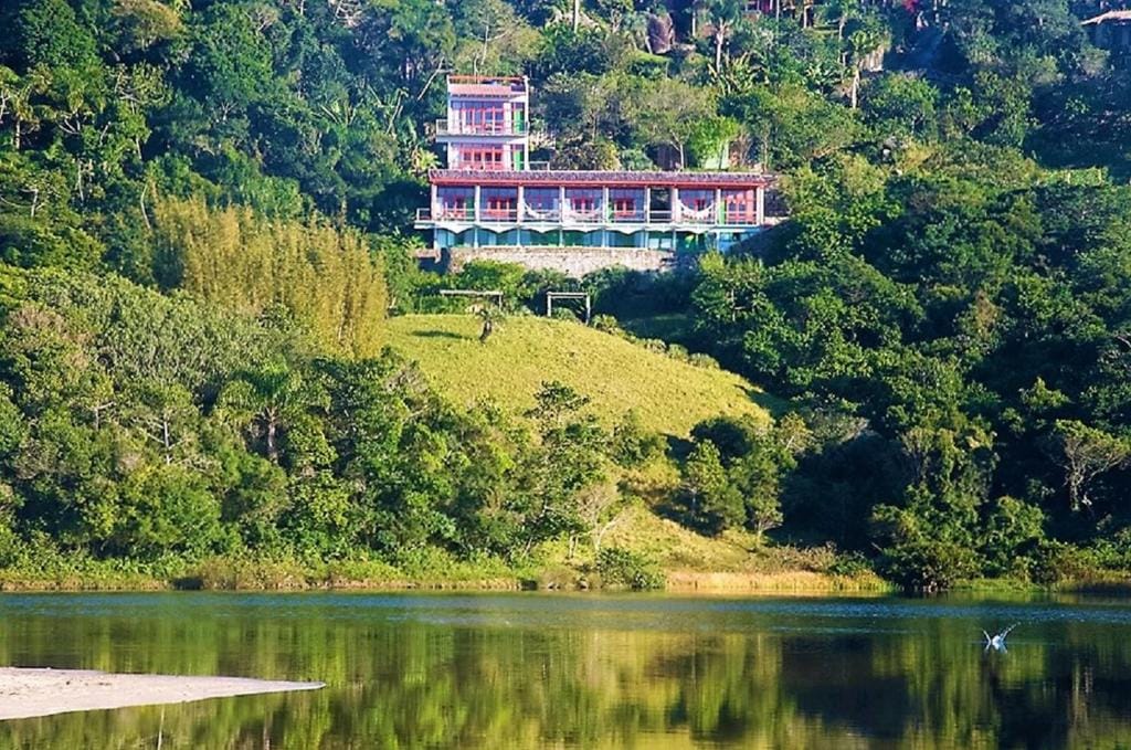 Área externa com vista para o mar