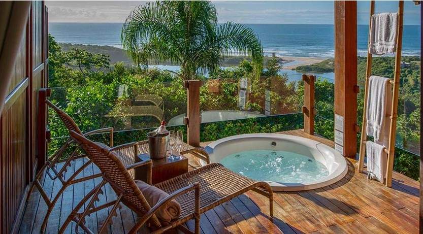 Piscina com vista na Quinta do Bucanero