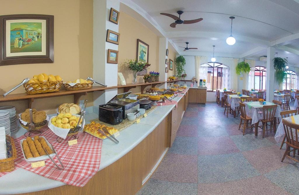 Hotel tradicional perto da Praia Central