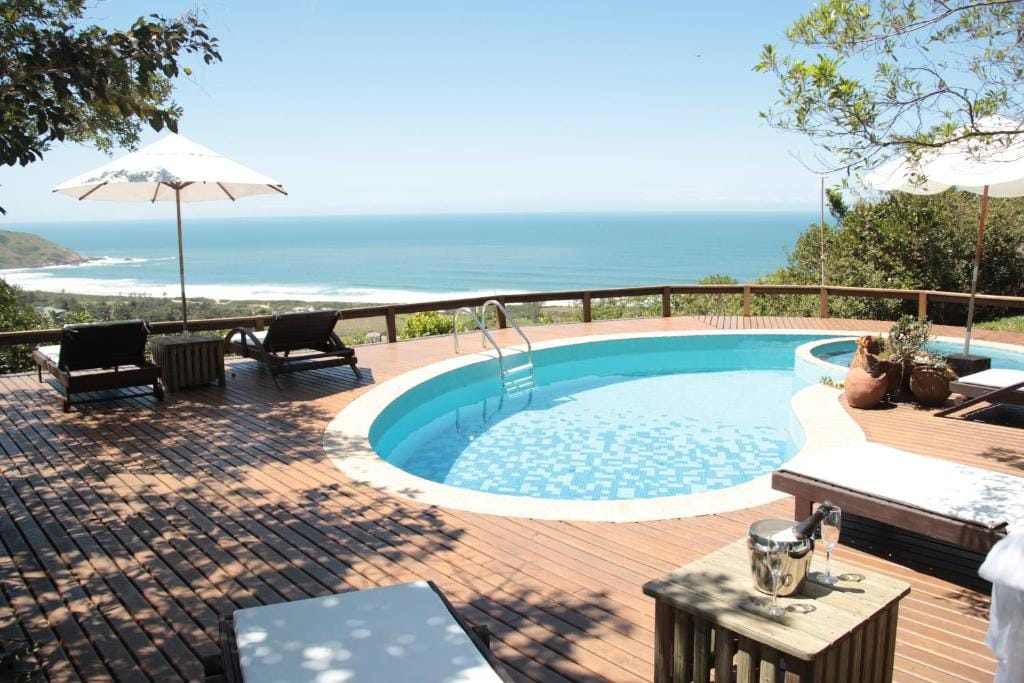Bangalore Suites com vista panorâmica da Praia da Silveira