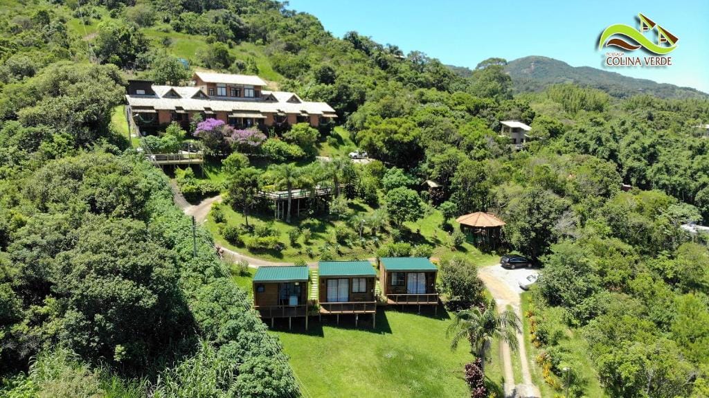 Área externa da Pousada Colina Verde em Garopaba